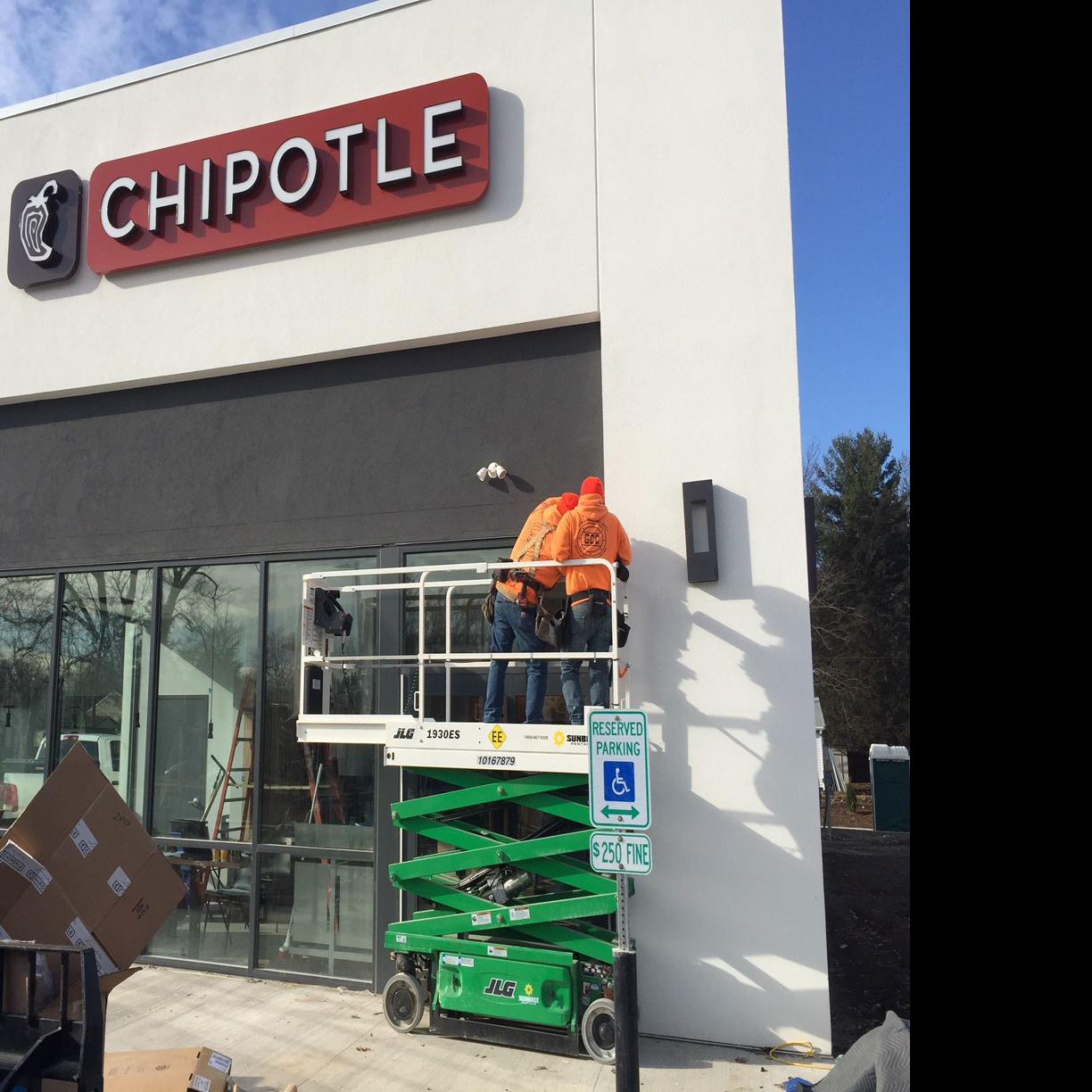 Update Chipotle Works Toward Decatur Opening Next Week Local Herald Review Com
