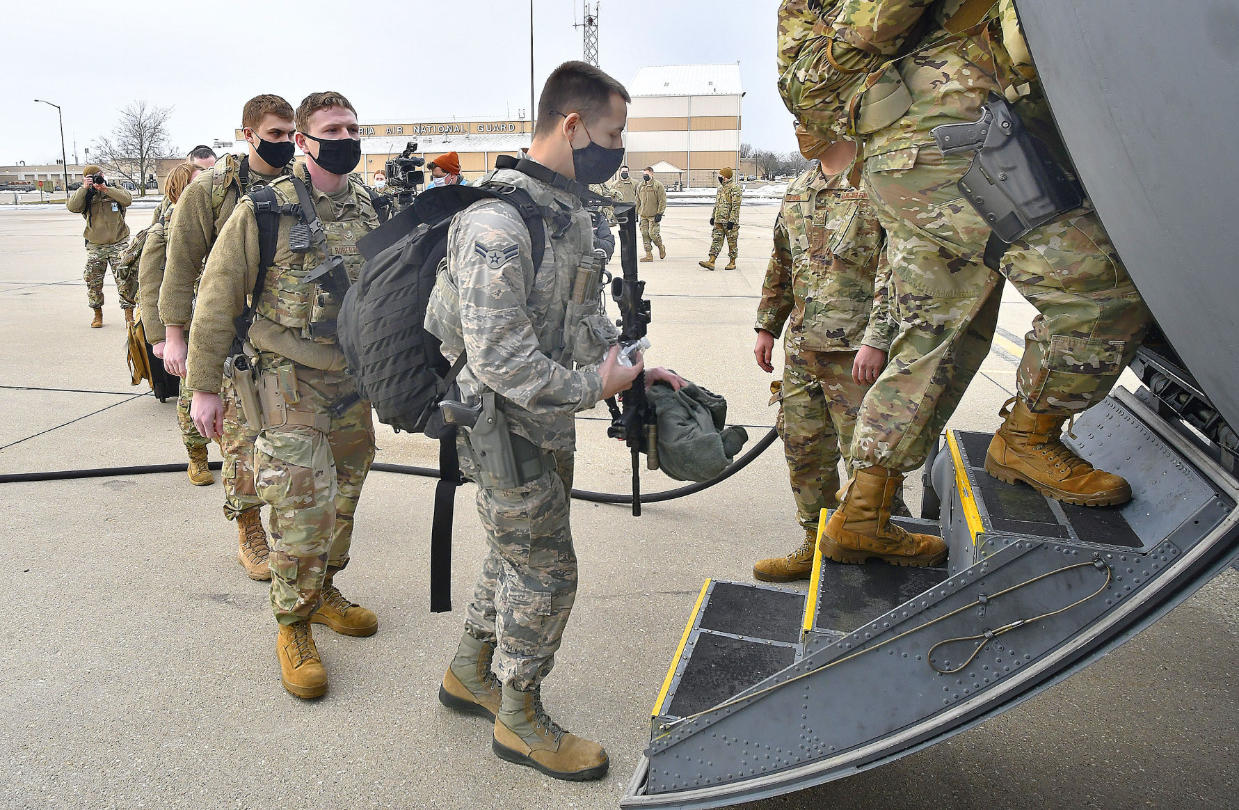 Watch Now: Illinois National Guard Departs For Biden Inauguration ...