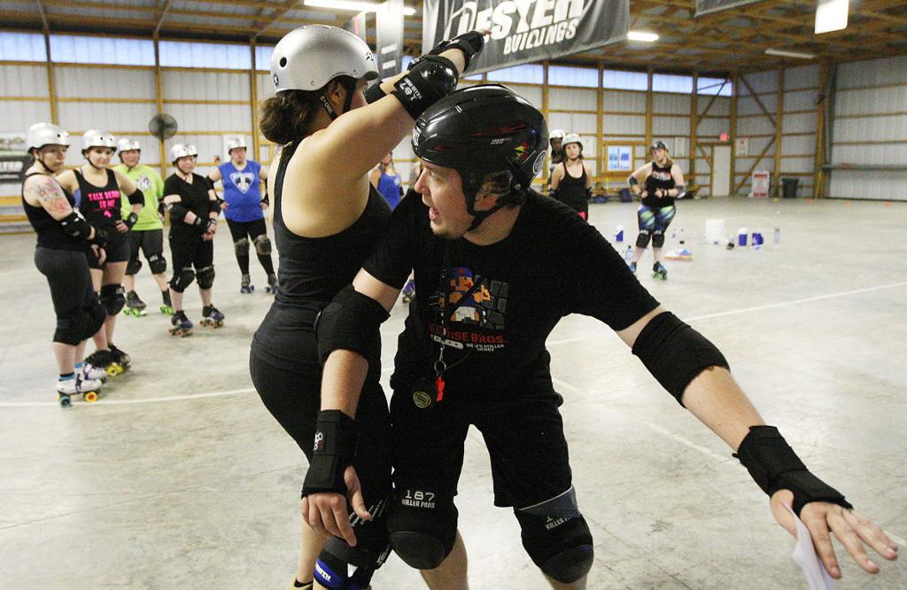 Roller Derby S Competitive Spirit Knows No Age Limit Lifestyles Herald Review Com