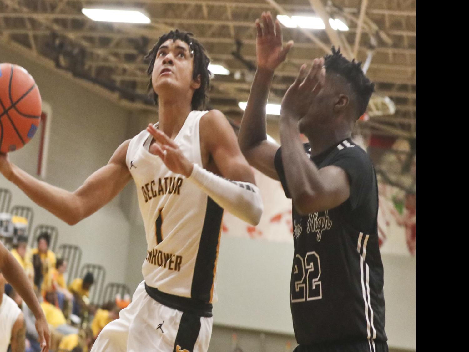 Macon County Boys Basketball Player Of The Year Eisenhower S R J