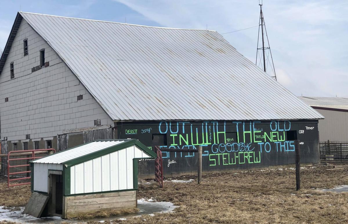 Barn Has Been Canvas For Stew Stras Students For More Than 40