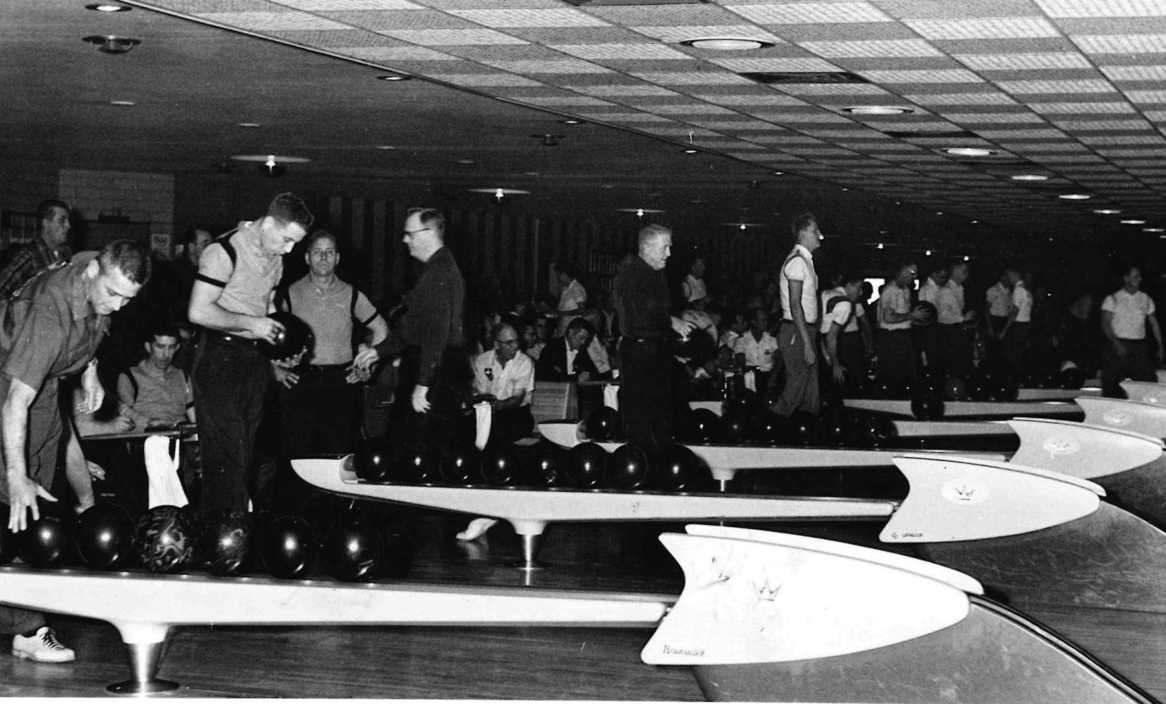 Bowling in Decatur rolls along despite loss of bowlers, alleys Sports