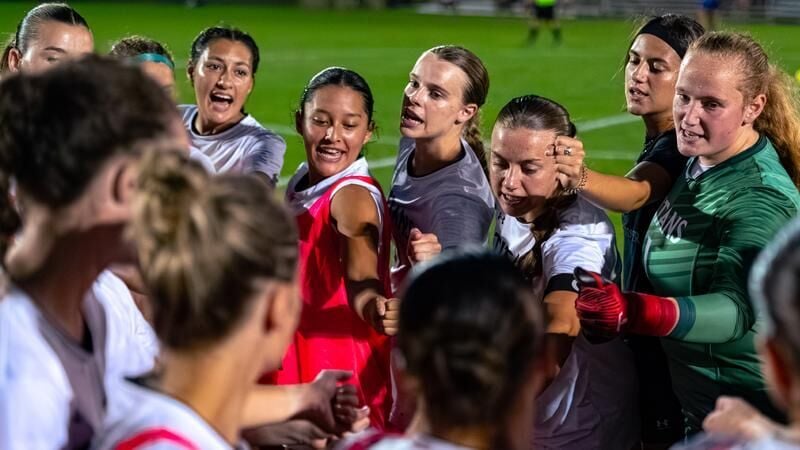 Women’s Soccer Travels to Elmhurst for Midweek Contest