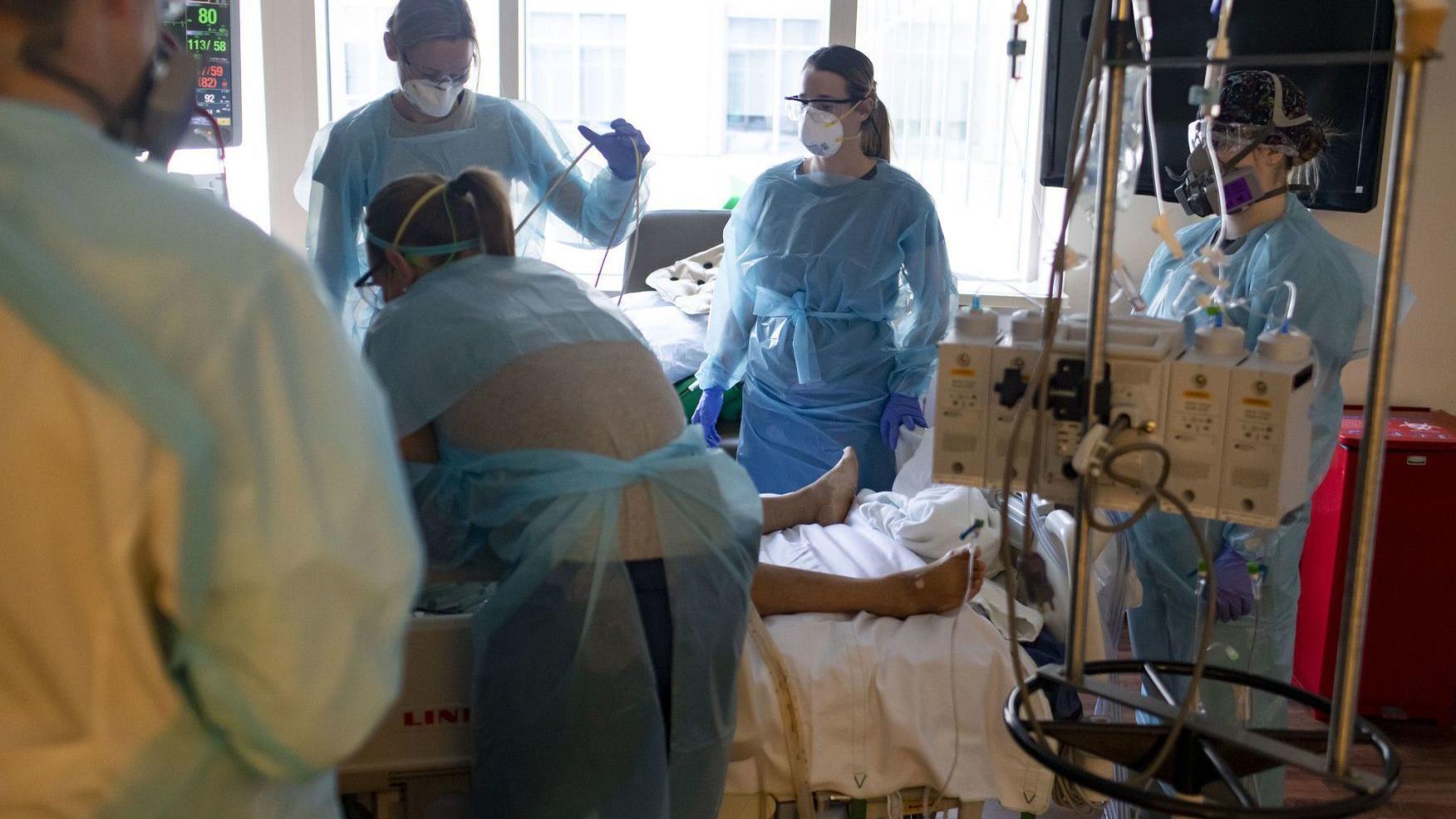 Illinois COVID-19 ICU bed usage jumped 15% overnight - Vimarsana News
