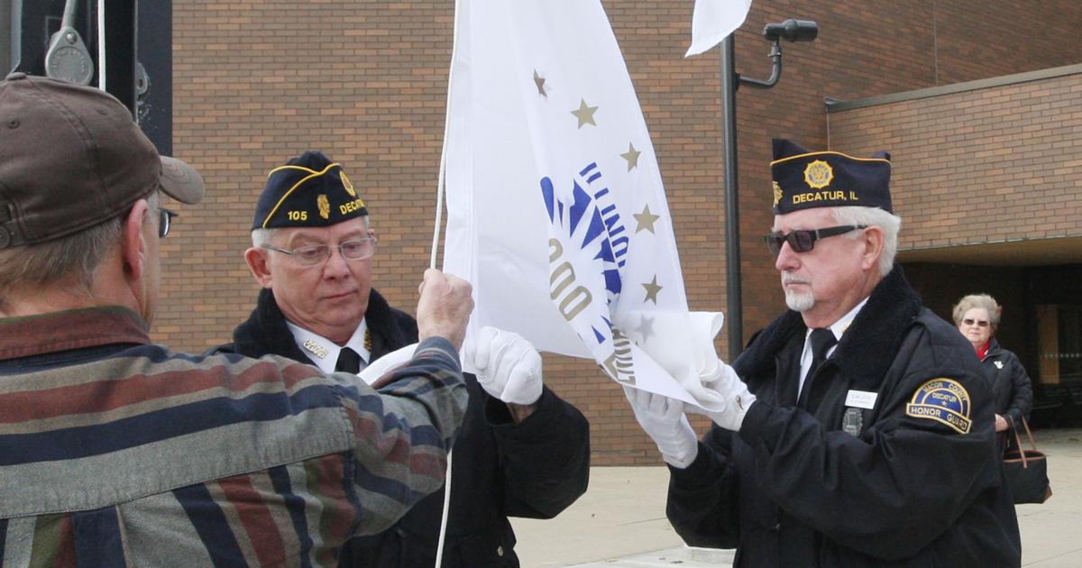 Illinois Bicentennial Flag raised in Decatur