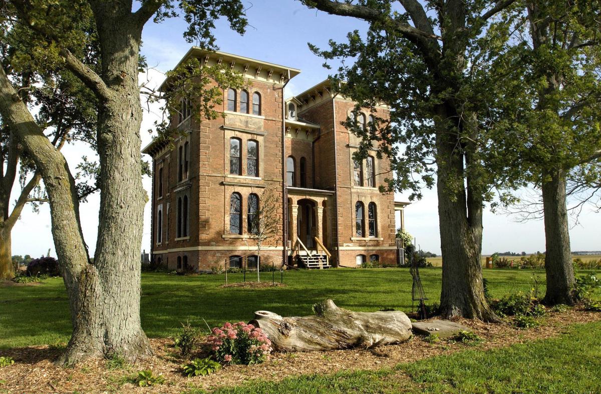 Duncan Manor FX series 'Fargo' films at a Central Illinois mansion