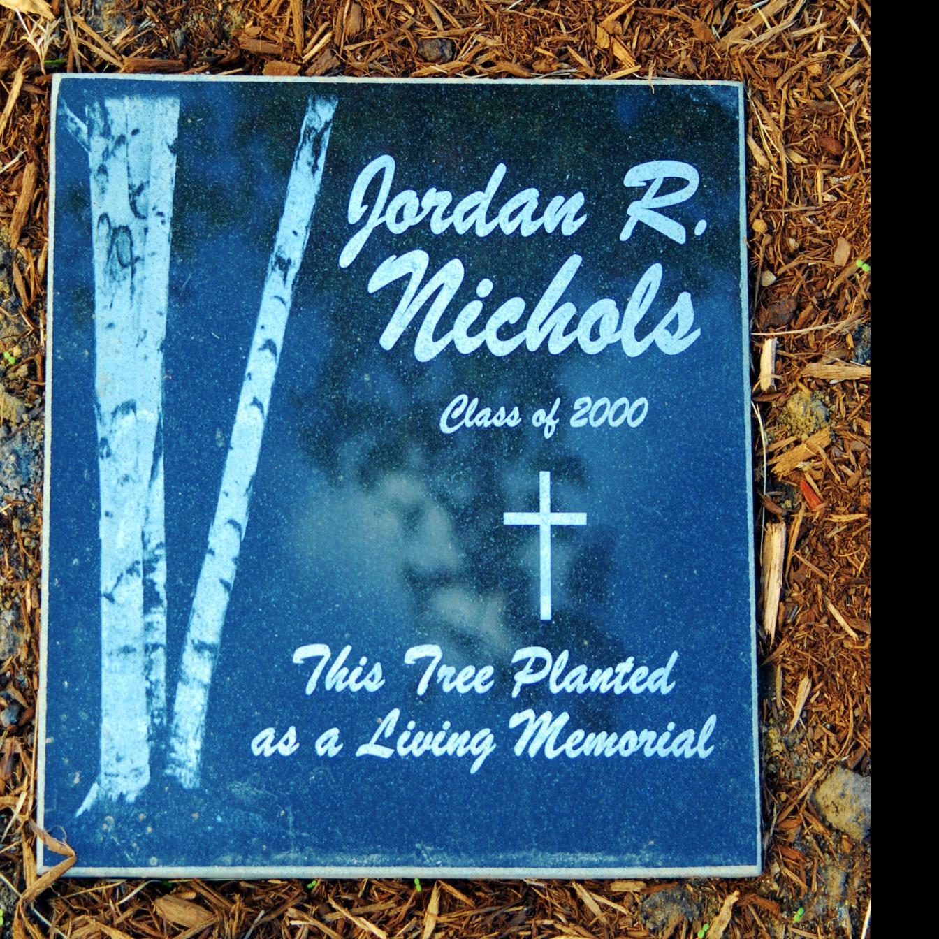 Alums memorialize classmates gone too soon