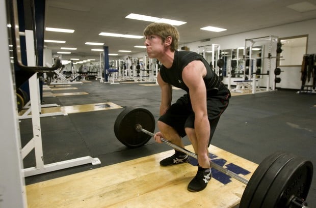 Edwardsville resident sets national deadlifting record