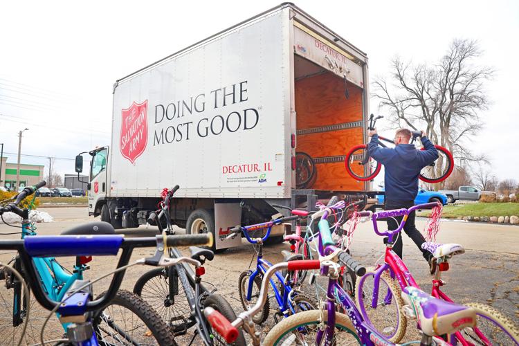 121625-dec-loc-bikedonation_04.JPG