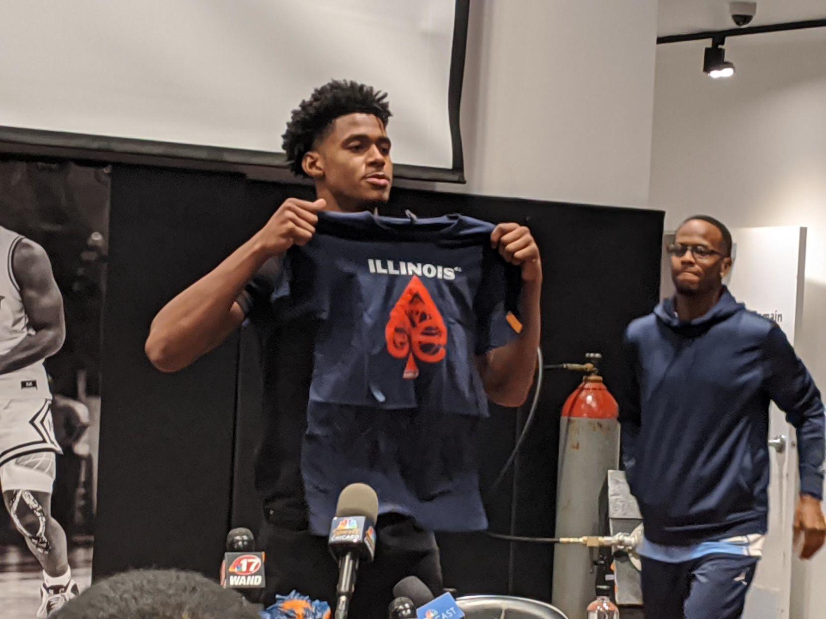 Chicago Morgan Park Guard Adam Miller Officially Signs With Illinois Basketball Illini Herald Review Com