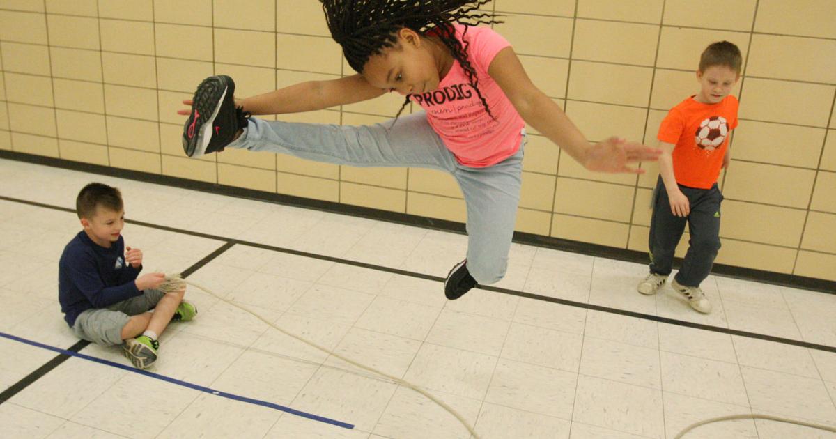 Gardfeild Jump Rope Garfield's spring Jump Rope for Heart gets off the ground