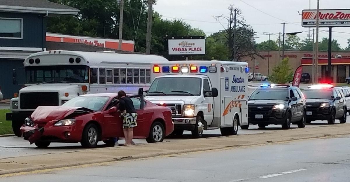 Police No injuries reported after 5vehicle crash in Decatur Public