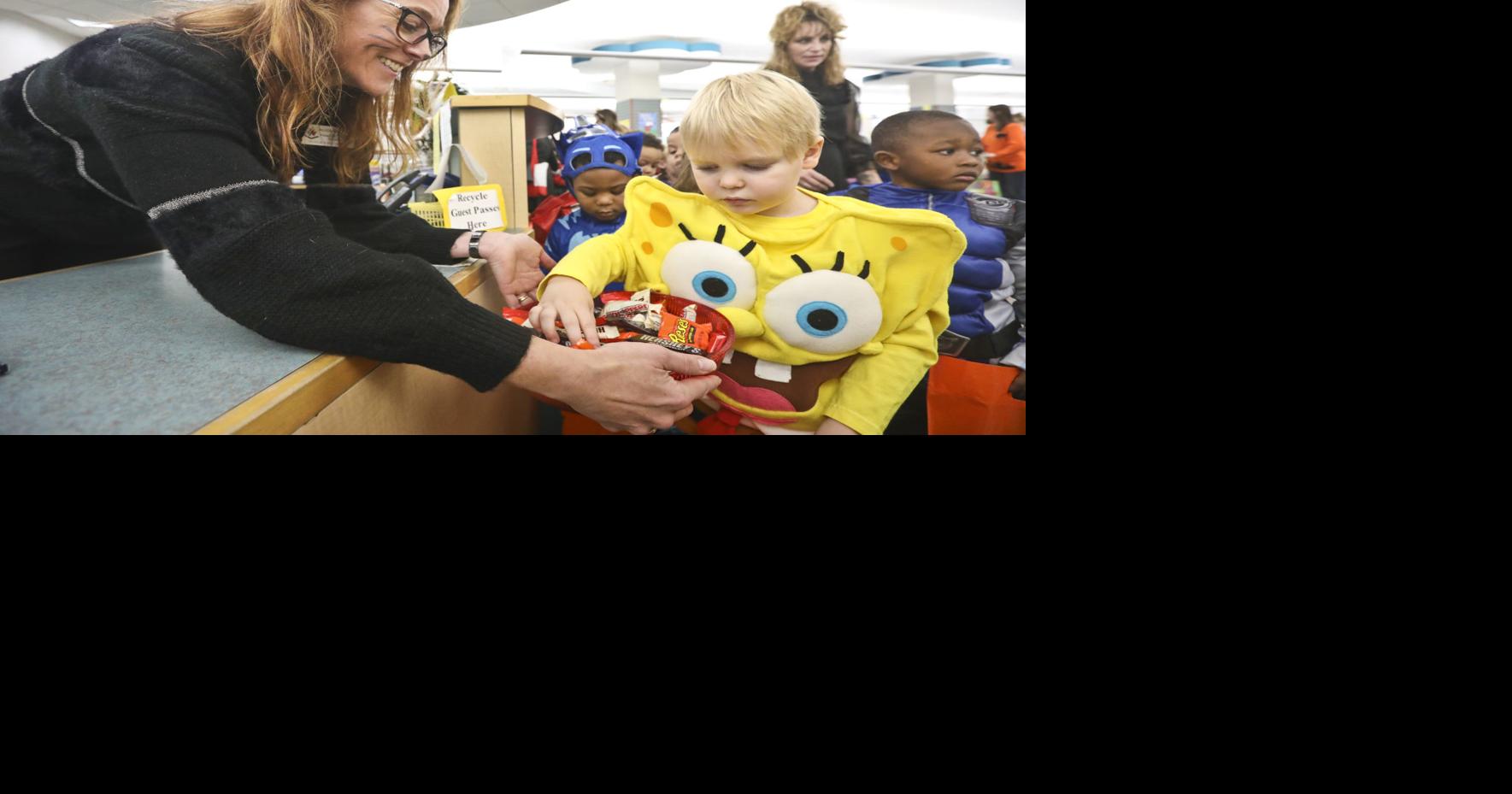 Preschoolers trickortreat after Decatur Public Library story time