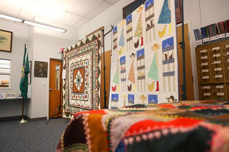 050526-dec-loc-quilts_02.JPG