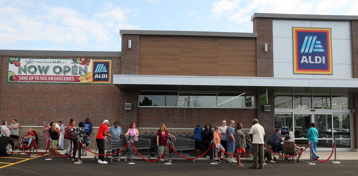 Large crowd on hand for new ALDI opening in Decatur Business herald