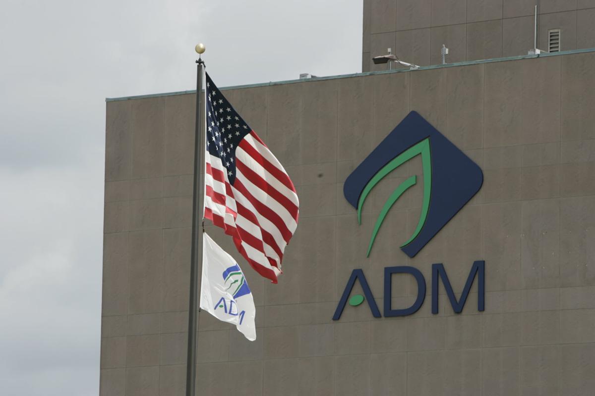 Adm Deere Cat Named Illinois Top Businesses Local Herald Review Com