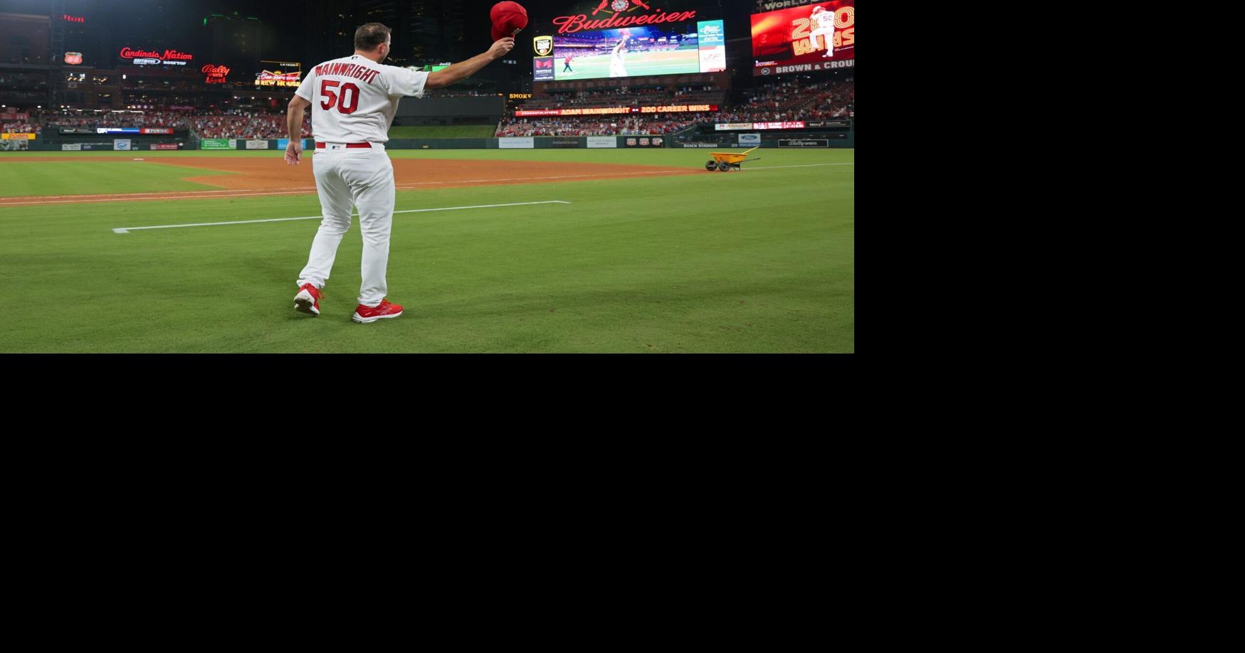 200! Adam Wainwright outwits, outpitches in outstanding win for history,  for Cardinals