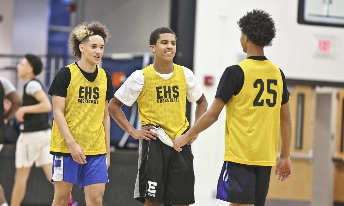Cameron Rowe R J Walker And Brylan Phillips Lead Eisenhower Into