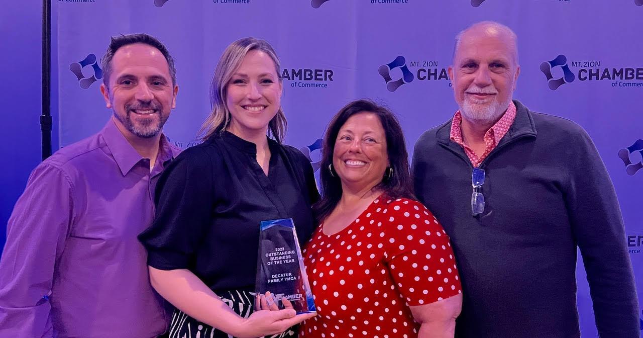 Mt. Zion Chamber celebrates local businesses, future leaders - Vimarsana News