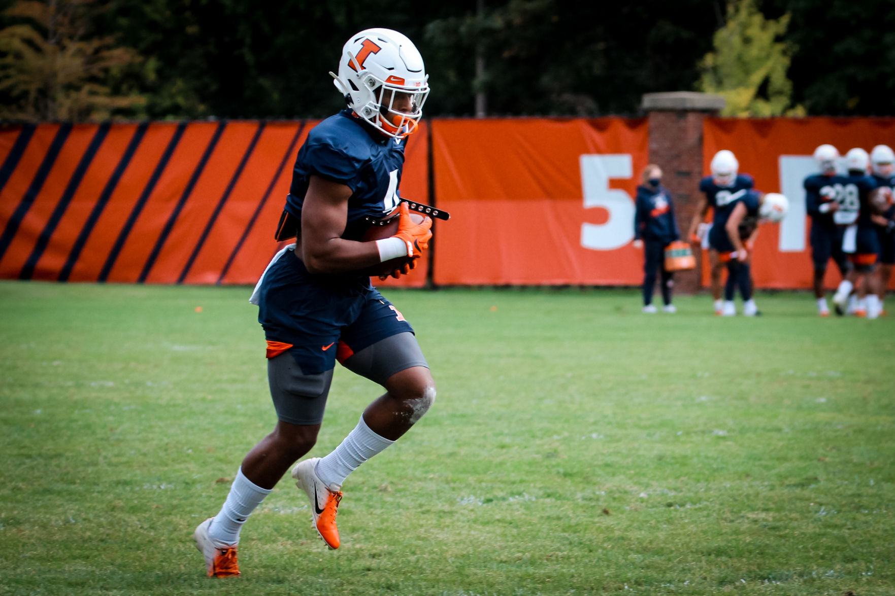 illinois football cleats