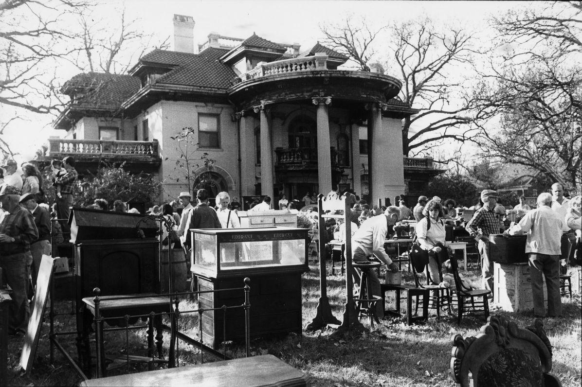 You can buy Decatur's iconic PowersJarvis Mansion for 130K — with some caveats