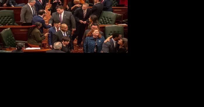 Watch now: GOP calls out 'gimmicks' in Pritzker budget plan - Vimarsana News