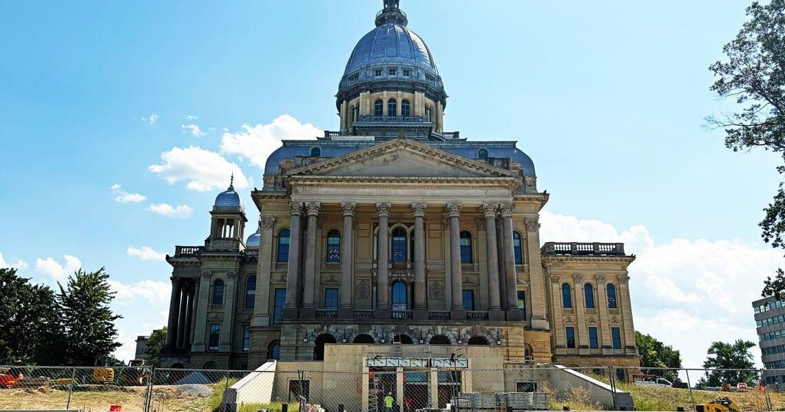 Illinois Capitol entrance