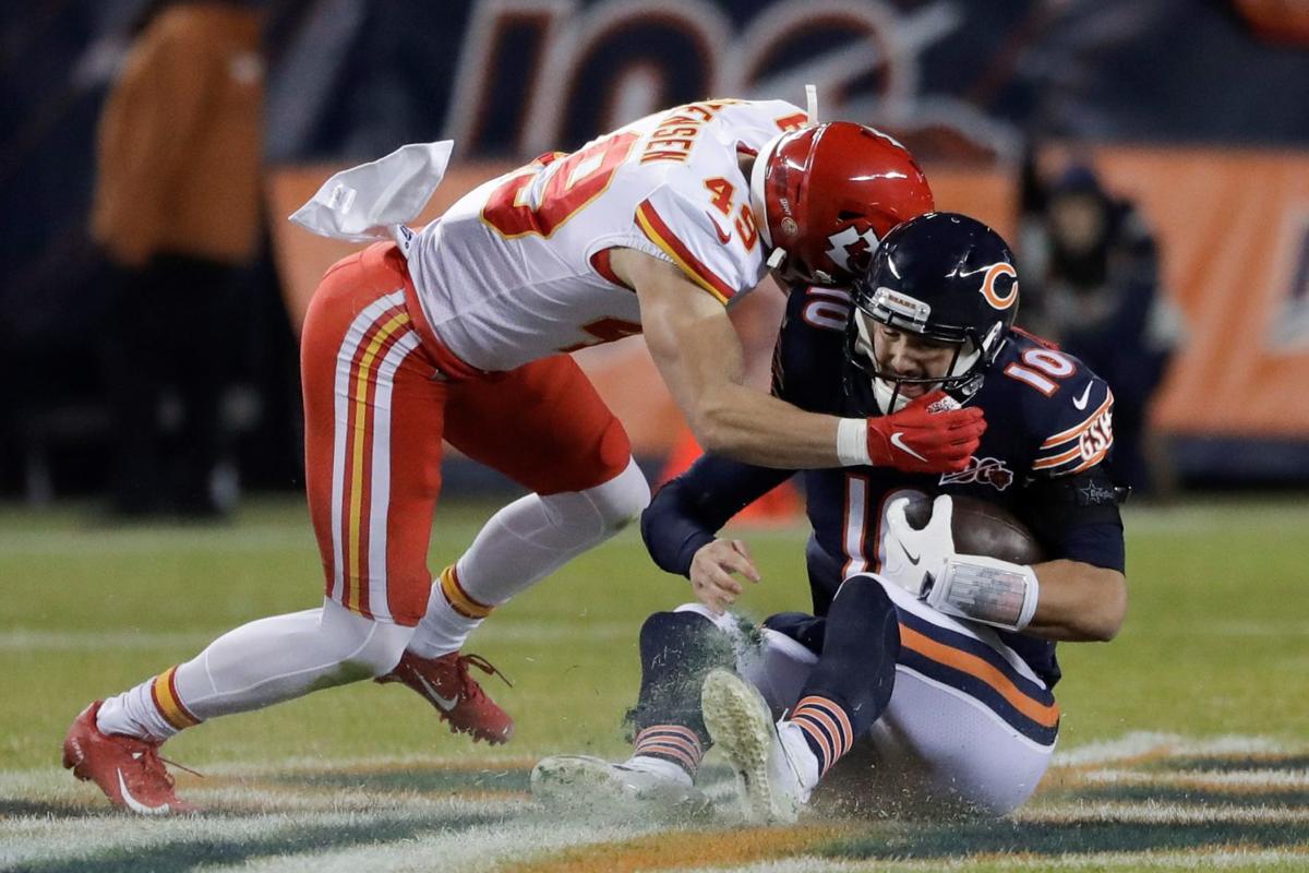 Mahomes Throws 2 TDs, Runs for 1 as Chiefs Beat Bears 26-3