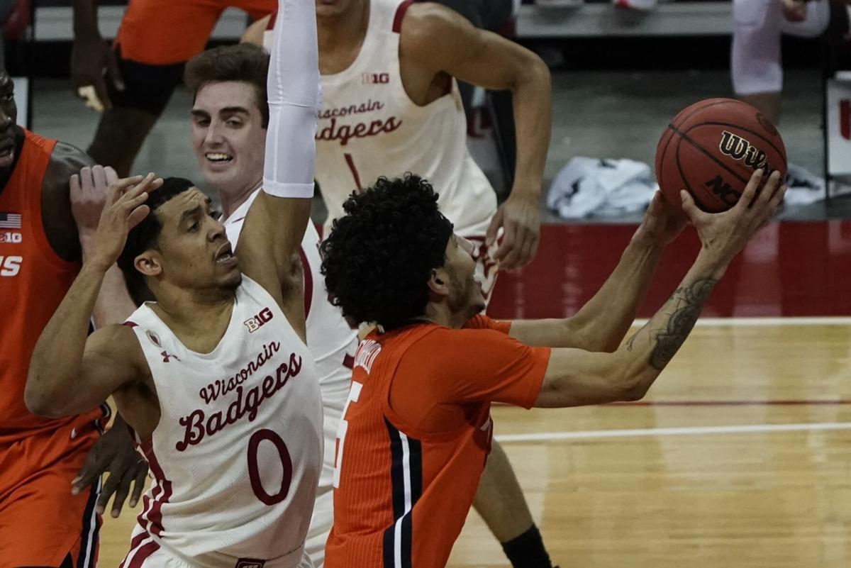 Watch now: Illinois basketball moves to No. 4 in AP poll as it prepares for No. 2 Michigan on ...
