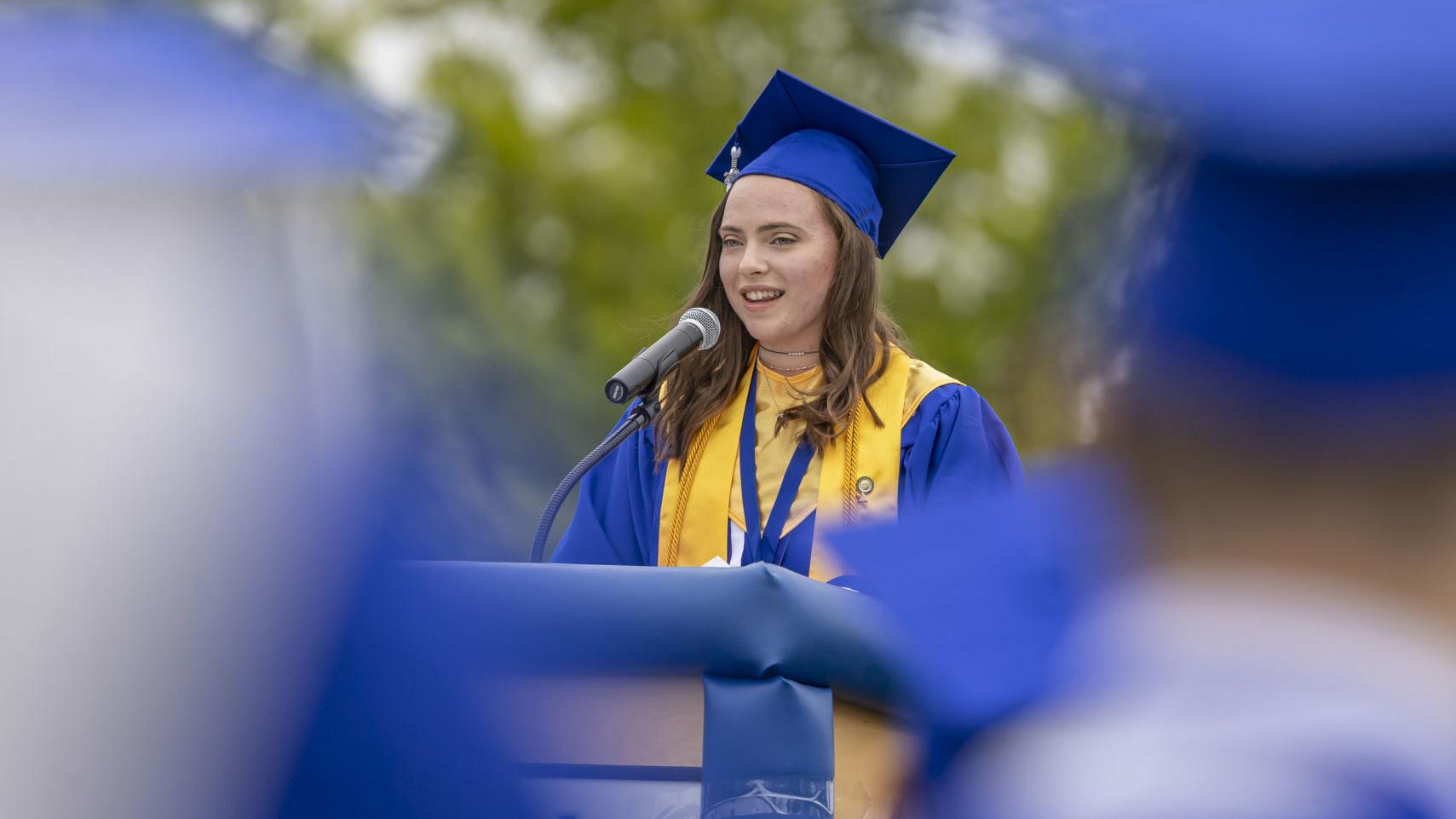 Watch now: Decatur students celebrate graduation in person - Vimarsana News