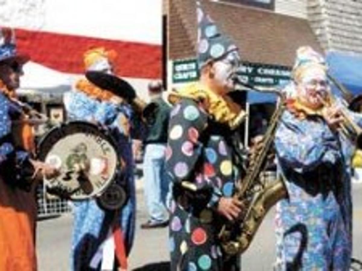 The Sound Of Smiles Gene Trimble S Clown Band Mixes Music With Greasepaint Lifestyles Herald Review Com