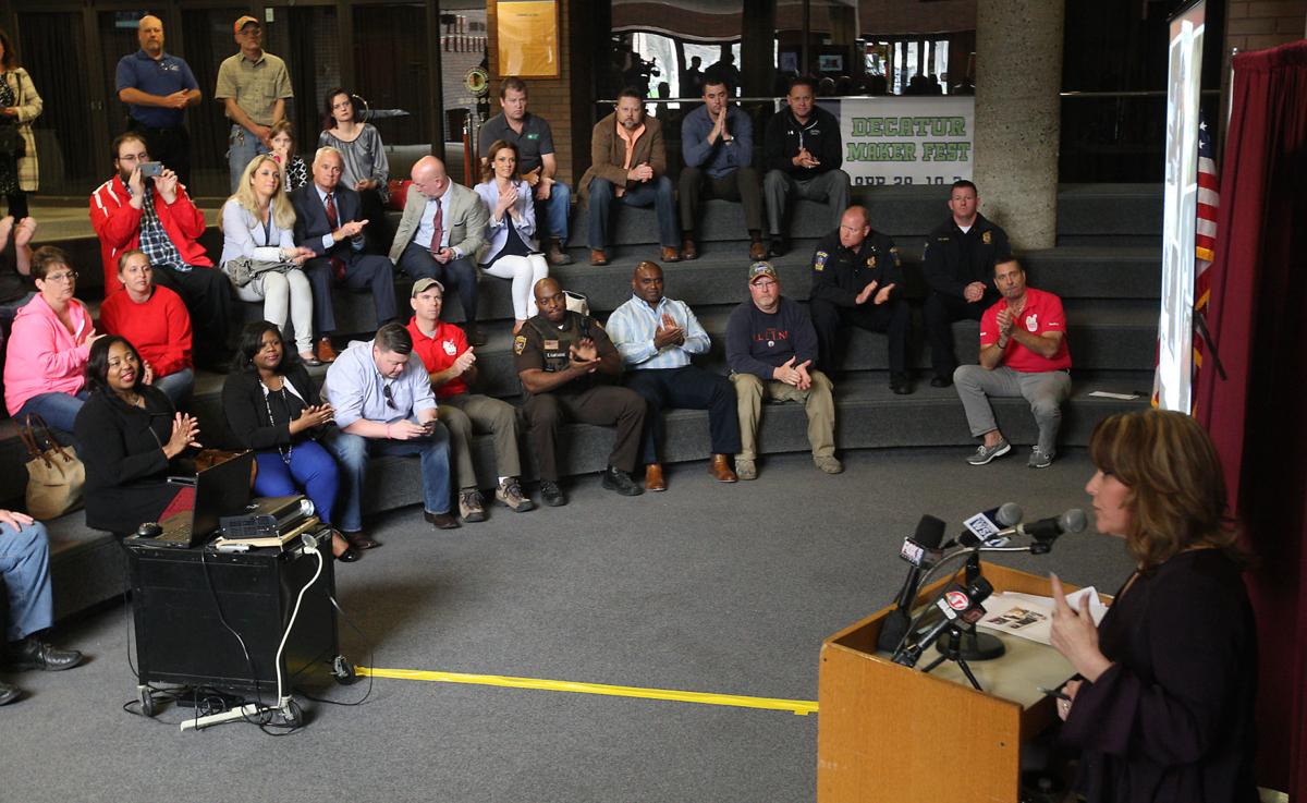 Decatur Celebration To Add Fence Wristband Requirement Local Herald Review Com