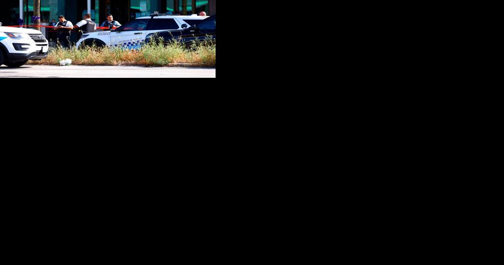 Officer shoots armed man inside Chicago police station - Vimarsana News