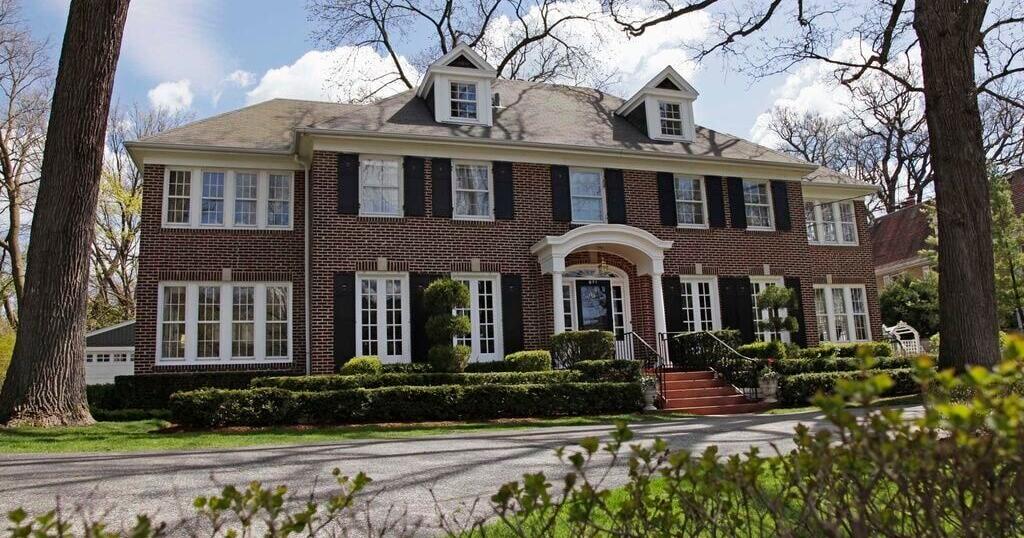 'Home Alone' house being sold. Swinging paint cans not included - Vimarsana News