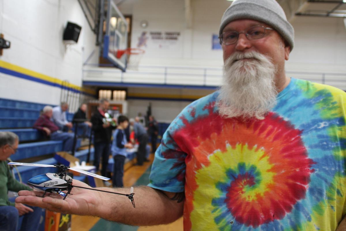 Decatur Men Take Their Sunday Flying Indoors Recreation Herald