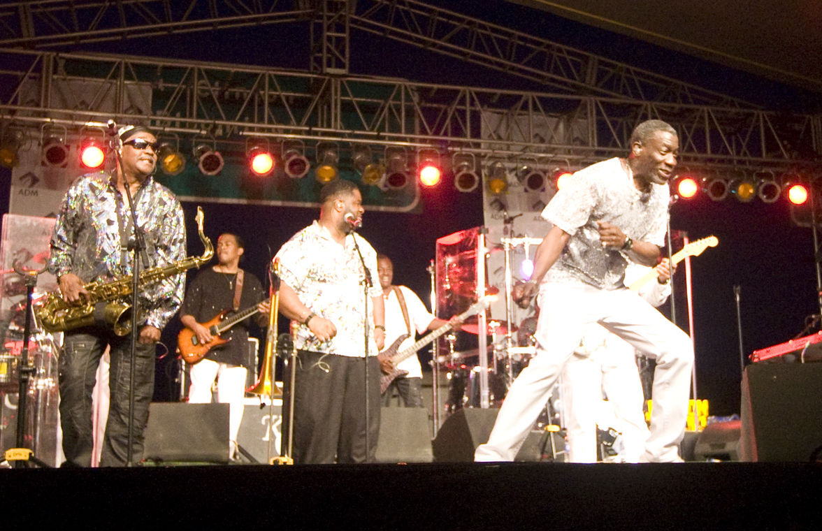 Kool The Gang To Kick Off Summer At The Devon Music Herald Review Com