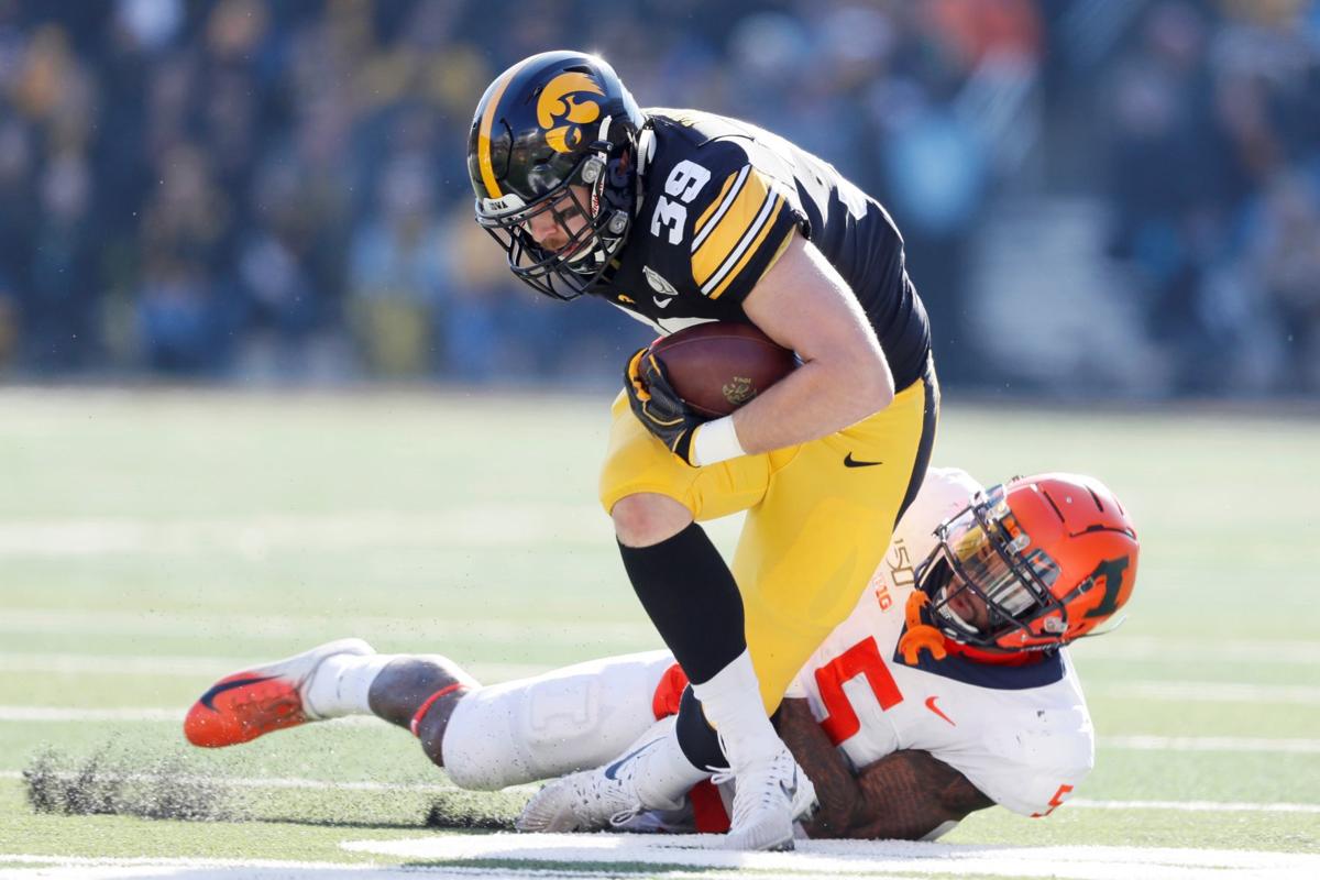 No 19 Iowa Shuts Down Illinois Football Behind Stanley Duncan