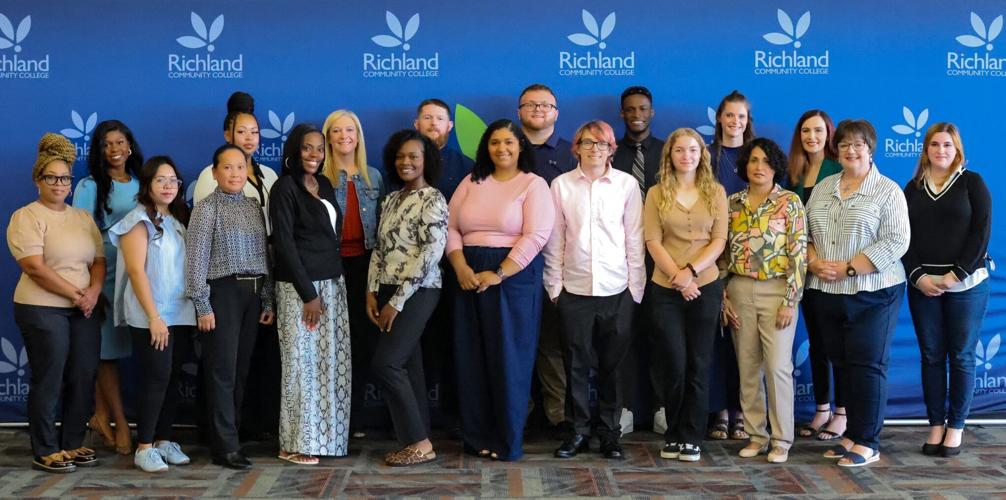 Richland Debuts Student Ambassador Program