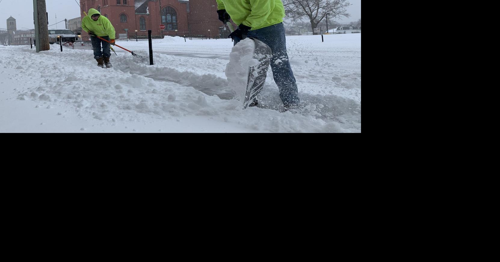 Decatur residents work hard, play hard during snowstorm