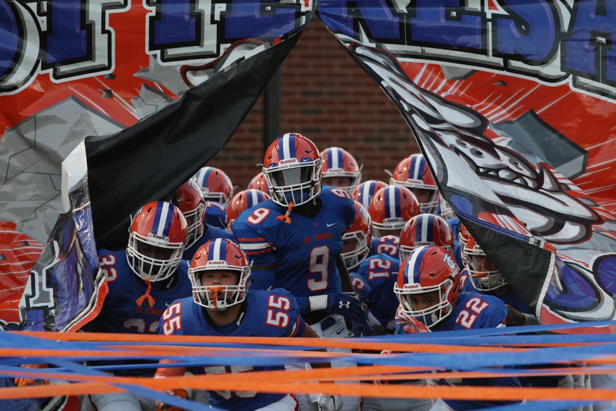 St Teresa vs Warrensburg Latham football 27 9.8.17.jpg