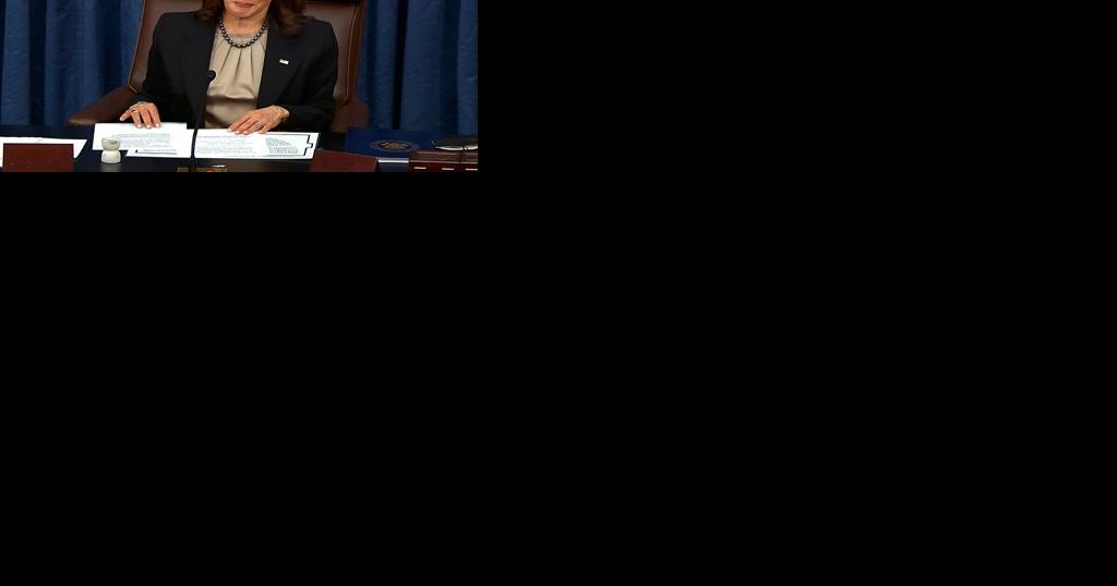 Stephen L. Carter: Kamala Harris could learn from Mike Pence's subpoena defense - Vimarsana News