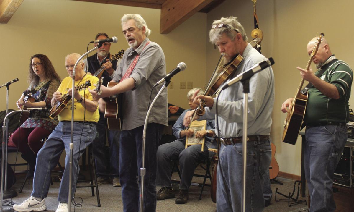 Bluegrass Jam at Rock Springs is fun for musicians and audience 🎵