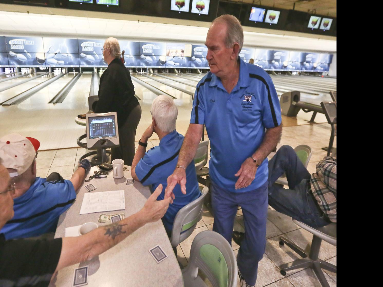 Bowling In Decatur Rolls Along Despite Loss Of Bowlers Alleys Sports Herald Review Com