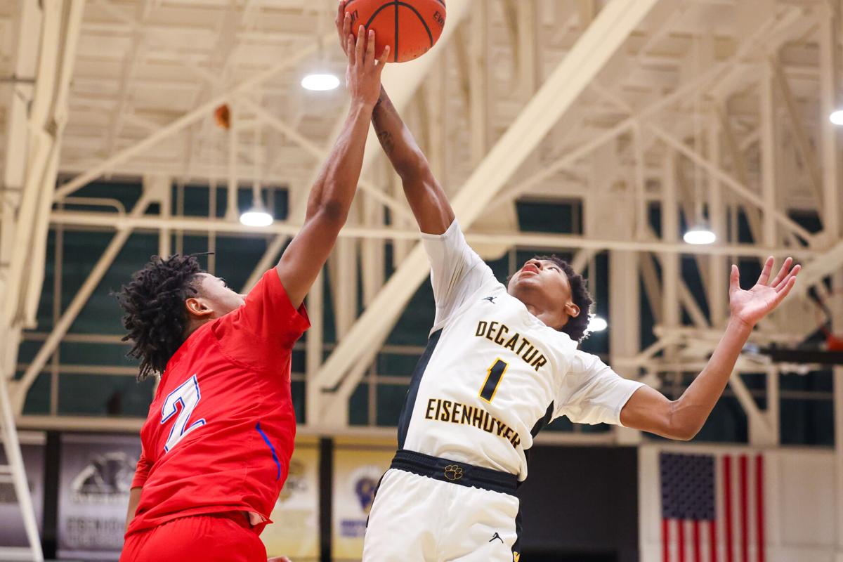 MacArthur boys basketball goes 31 at Collinsville