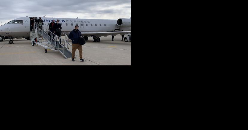 Two airlines seeking to serve Decatur Airport - Vimarsana News