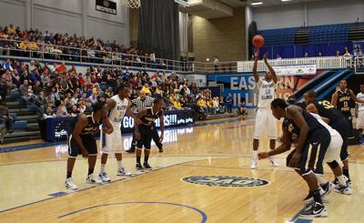 Before His Global Journey To The Warriors And The Nba Finals Alfonzo Mckinnie Came To Eastern Illinois With A Promise And Potential College Sports Herald Review Com