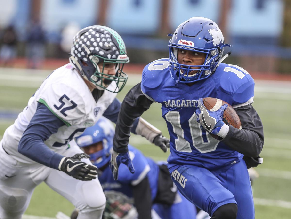 Photos Macarthur Wins 34 33 Over Peoria Notre Dame In Playoff