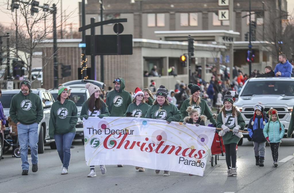 Decatur Il Christmas Parade 2022 Watch Now: Christmas Parade Cheers Downtown Decatur | Local |  Herald-Review.com