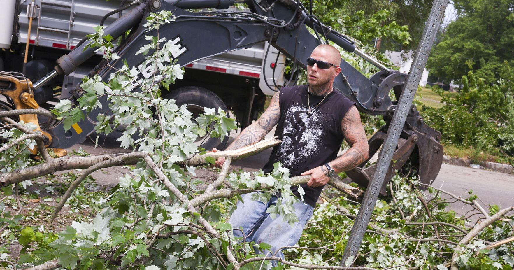 Ameren says power could be out for days as restoration efforts continue - Vimarsana News