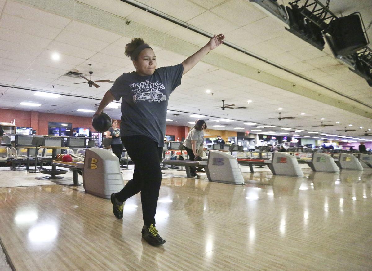 Meet Eisenhower S Alexia Johnson Leader Of The Girls Aspiring Bowling Team Hr Preps Herald Review Com